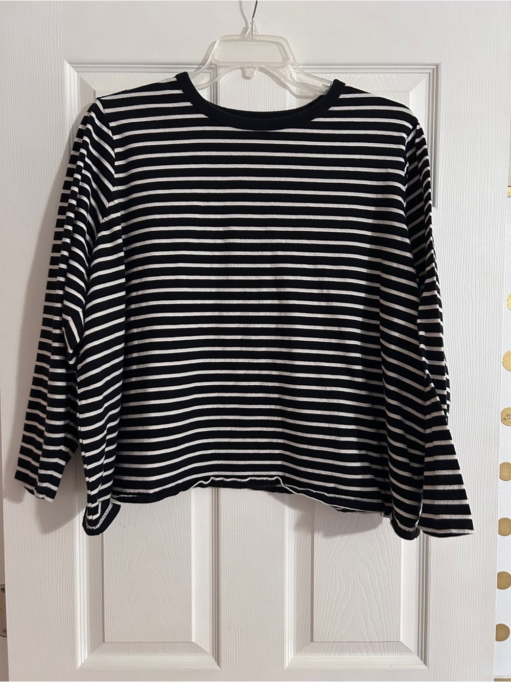 Old Navy Black and White Striped Long-Sleeve Tee